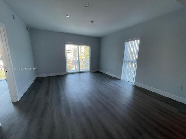 1938 Jackson St 301, Hollywood FL 33020