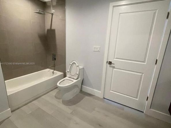 1938 Jackson St 301, Hollywood FL 33020