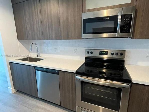 1938 Jackson St 301, Hollywood FL 33020