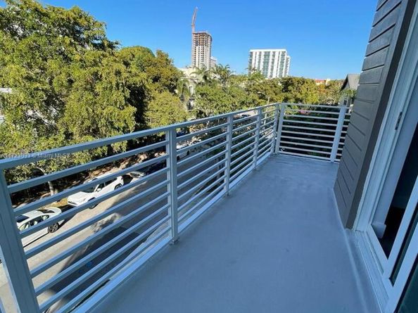 1938 Jackson St 301, Hollywood FL 33020