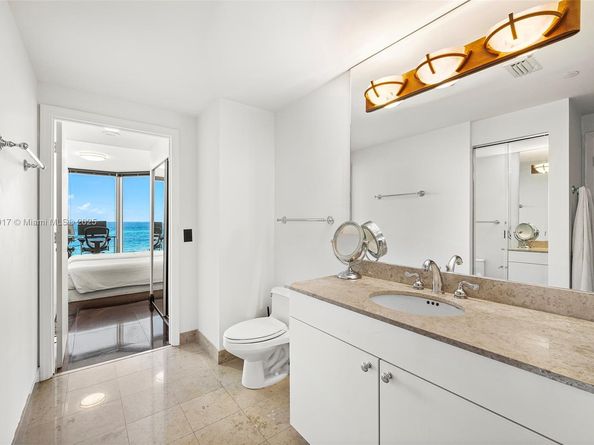 4779 Collins Ave 702, Miami Beach FL 33140