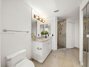 4779 Collins Ave 702, Miami Beach FL 33140