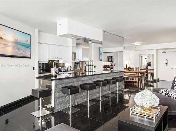 4779 Collins Ave 702, Miami Beach FL 33140