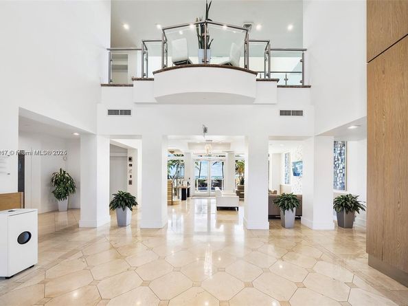 4779 Collins Ave 702, Miami Beach FL 33140