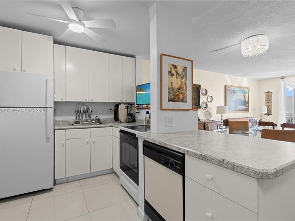 2930 Point East Dr E407, Aventura FL 33160