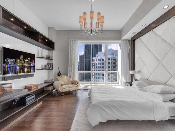 900 Brickell Key Blvd 2904, Miami FL 33131