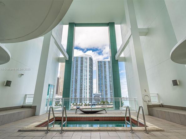 900 Brickell Key Blvd 2904, Miami FL 33131
