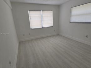 1000 W 28 St 17, Hialeah FL 33010