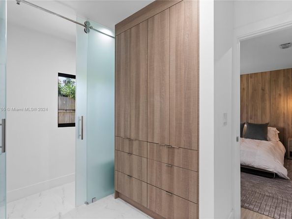 116 W 1st Ct, Miami Beach FL 33139