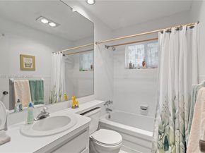 2541 NE 11th St 212, Pompano Beach FL 33062