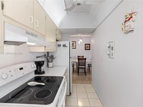 2541 NE 11th St 212, Pompano Beach FL 33062