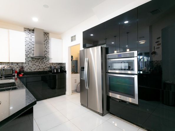 8159 NW 116th Ct, Doral FL 33178