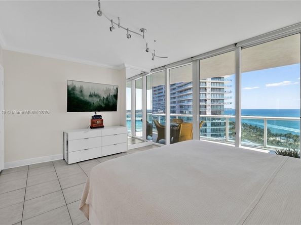 1000 S Pointe Dr 1505, Miami Beach FL 33139