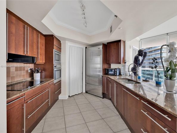 1000 S Pointe Dr 1505, Miami Beach FL 33139