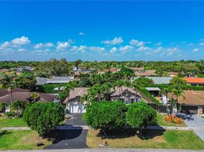 11541 SW 100th St, Miami FL 33176
