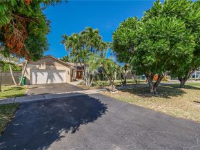 11541 SW 100th St, Miami FL 33176