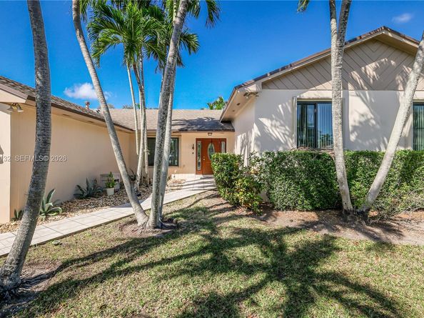 11541 SW 100th St, Miami FL 33176