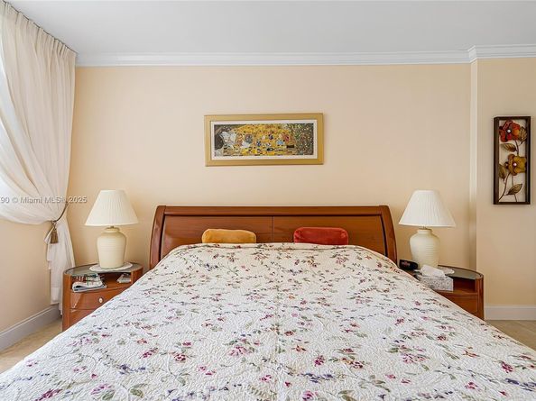 1849 S Ocean Dr 905, Hallandale Beach FL 33009