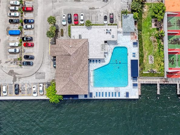 1849 S Ocean Dr 905, Hallandale Beach FL 33009