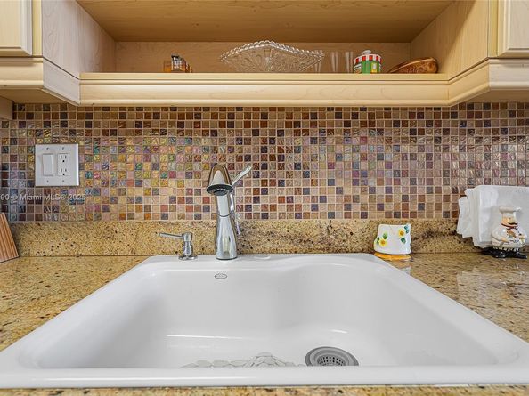 1849 S Ocean Dr 905, Hallandale Beach FL 33009