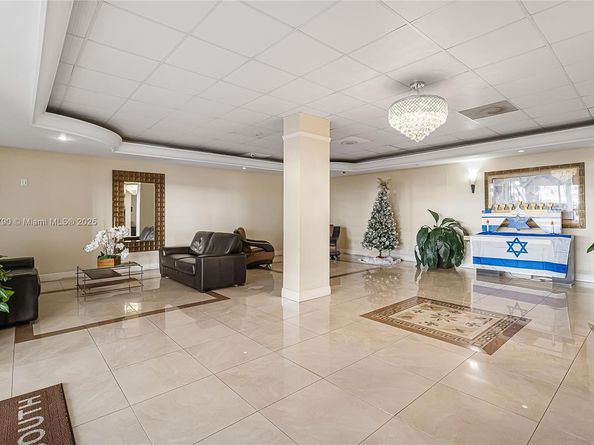 1849 S Ocean Dr 905, Hallandale Beach FL 33009