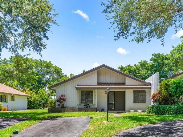 3693 N Arelia Dr N, Delray Beach FL 33445