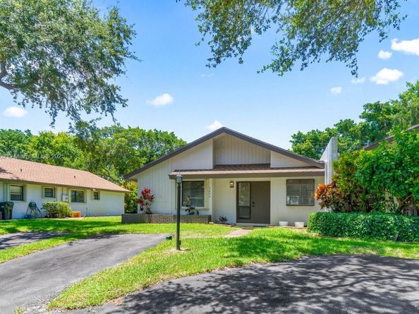 3693 N Arelia Dr N, Delray Beach FL 33445