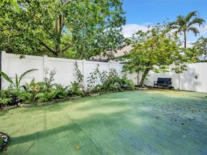 8330 SW 12th St, Pembroke Pines FL 33025