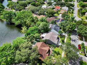 8330 SW 12th St, Pembroke Pines FL 33025