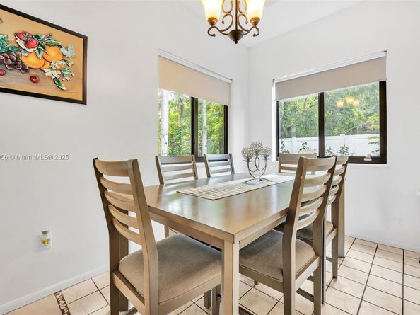 8330 SW 12th St, Pembroke Pines FL 33025
