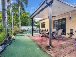 8330 SW 12th St, Pembroke Pines FL 33025