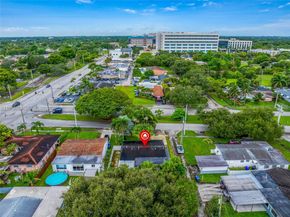 911 N Park Rd, Hollywood FL 33021