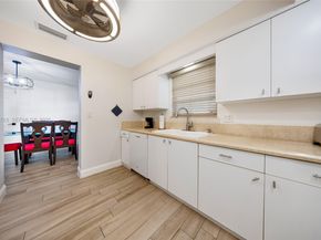 911 N Park Rd, Hollywood FL 33021