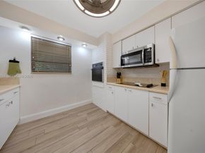 911 N Park Rd, Hollywood FL 33021