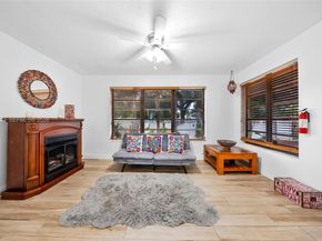 911 N Park Rd, Hollywood FL 33021