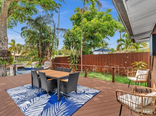 2454 W Nassau Ln, Fort Lauderdale FL 33312