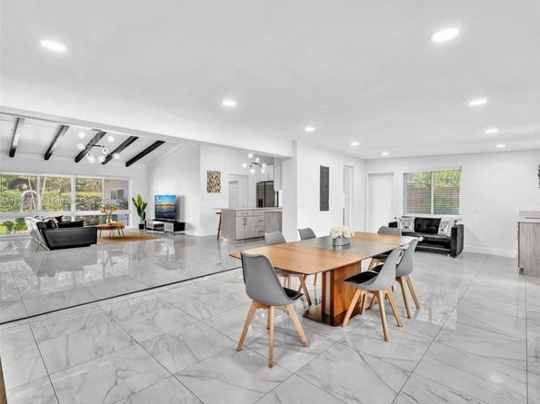 2454 W Nassau Ln, Fort Lauderdale FL 33312