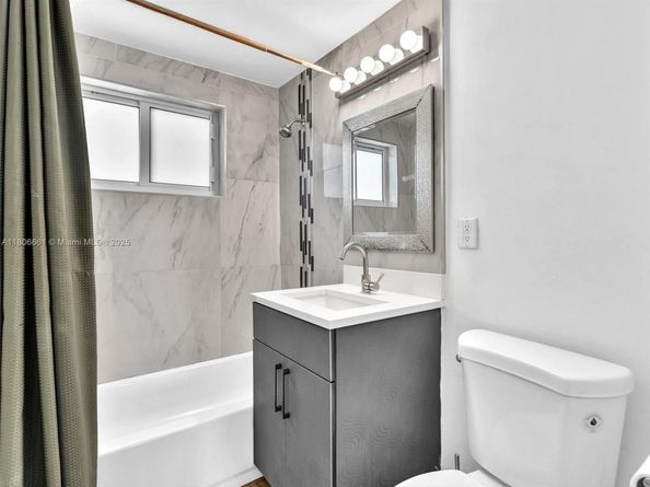 2454 W Nassau Ln, Fort Lauderdale FL 33312