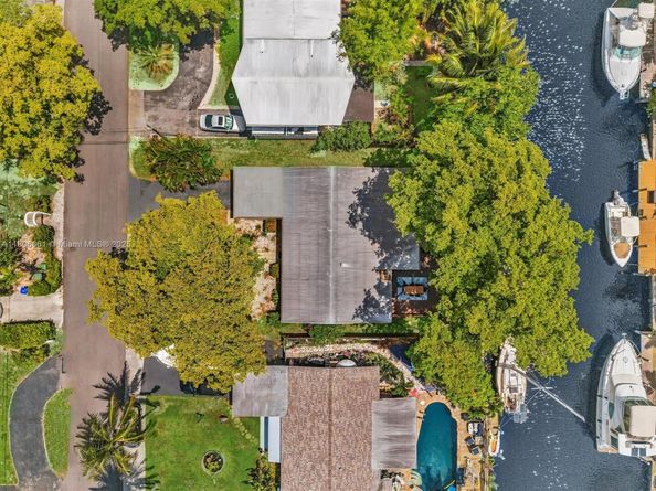 2454 W Nassau Ln, Fort Lauderdale FL 33312