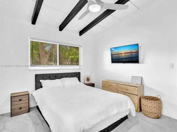 2454 W Nassau Ln, Fort Lauderdale FL 33312