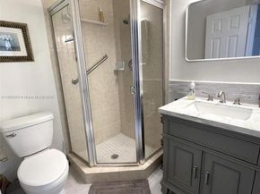 5103 NW 35th St 402, Lauderdale Lakes FL 33319