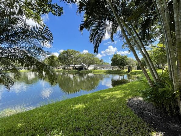 5103 NW 35th St 402, Lauderdale Lakes FL 33319