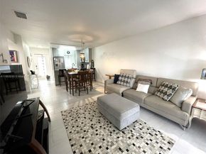 5103 NW 35th St 402, Lauderdale Lakes FL 33319