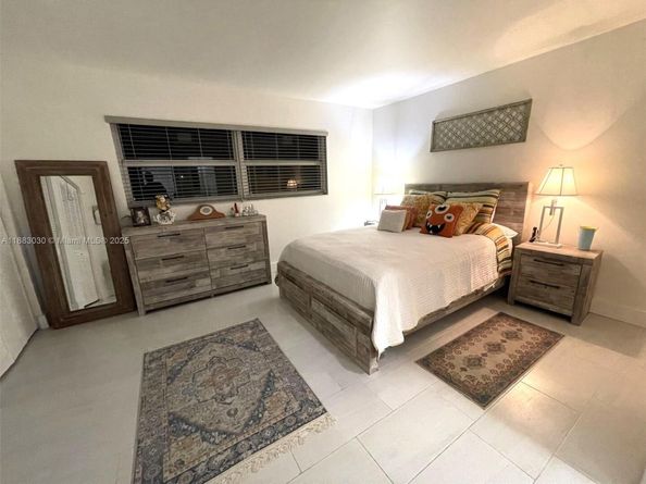 5103 NW 35th St 402, Lauderdale Lakes FL 33319