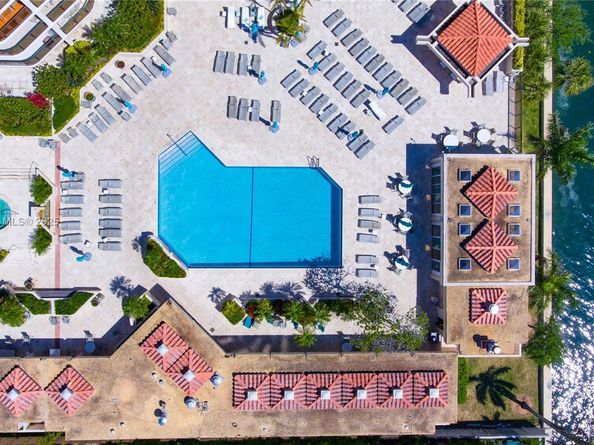 19667 Turnberry Way 3F, Aventura FL 33180