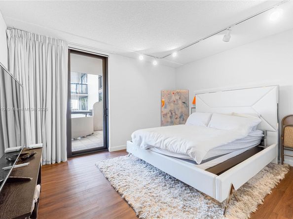 19667 Turnberry Way 3F, Aventura FL 33180