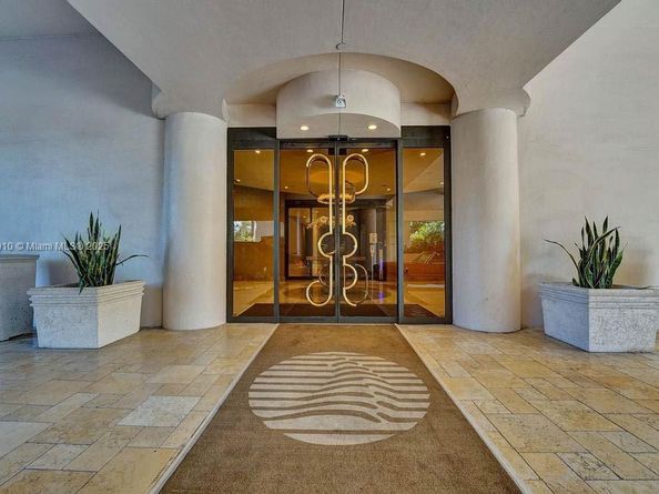 19667 Turnberry Way 3F, Aventura FL 33180