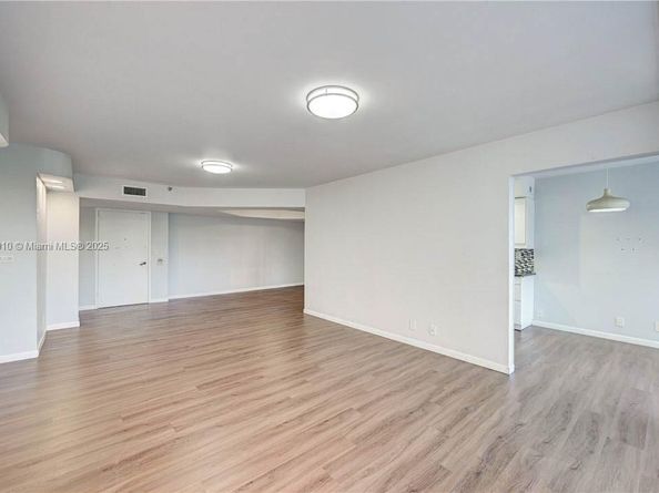 19667 Turnberry Way 3F, Aventura FL 33180