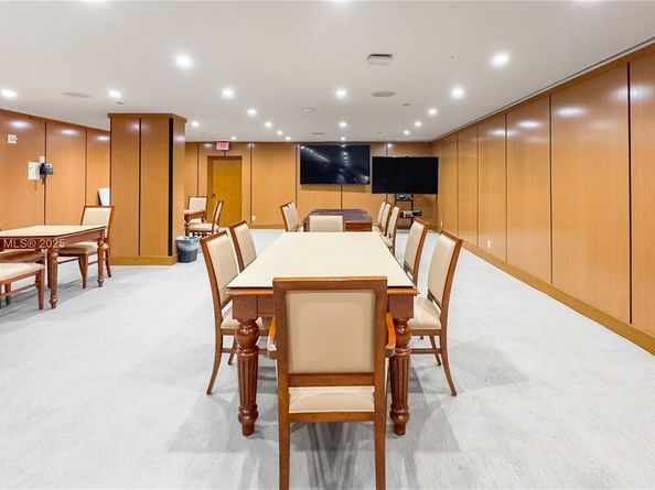 19667 Turnberry Way 3F, Aventura FL 33180