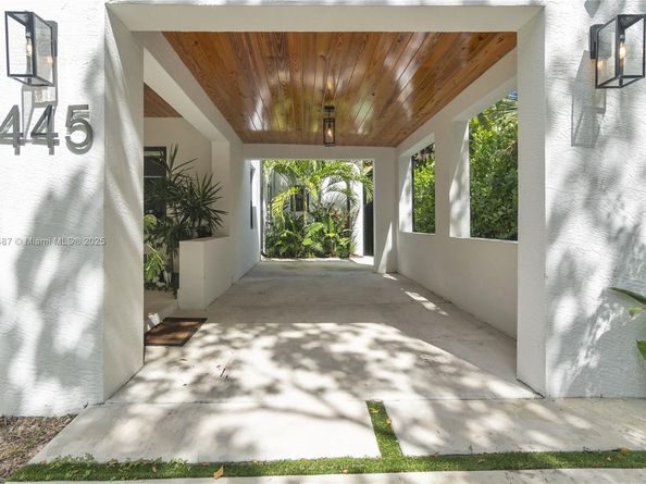 445 NE 76th St, Miami FL 33138